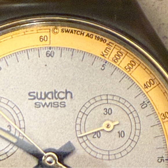 SWATCH Chronograph Goldfinger SCM100 - Picture 3 of 4